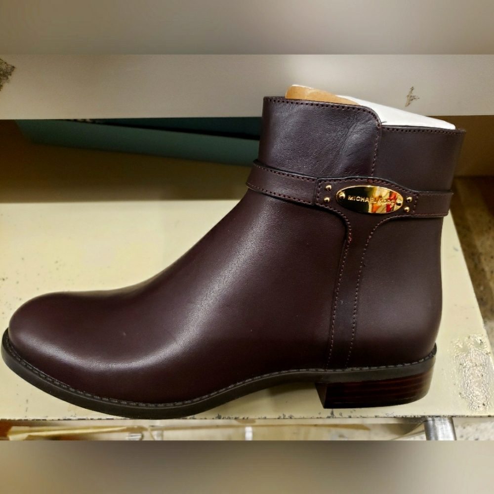 New Micheal Kors bootie chocolate brown gold accent